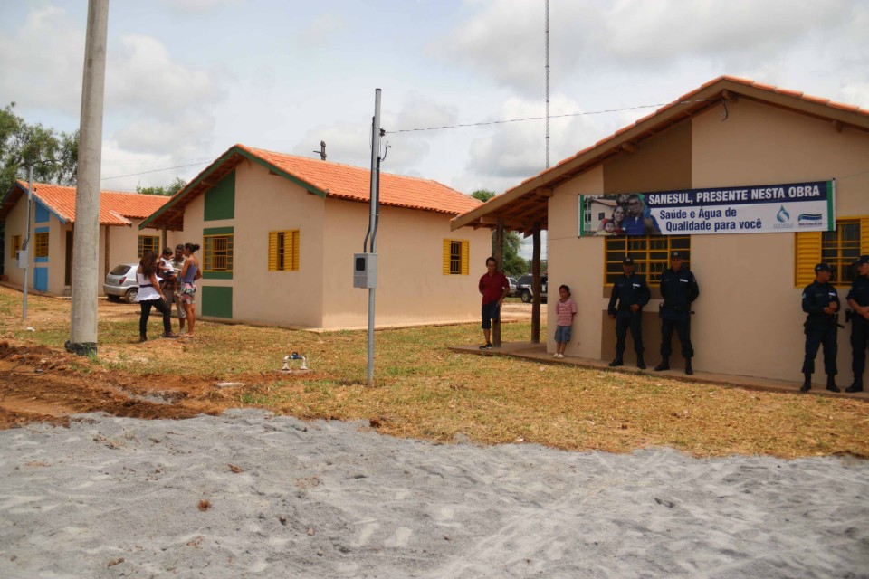 Município recebe 32 casas populares, novas instalações em saúde e uma UTI móvel