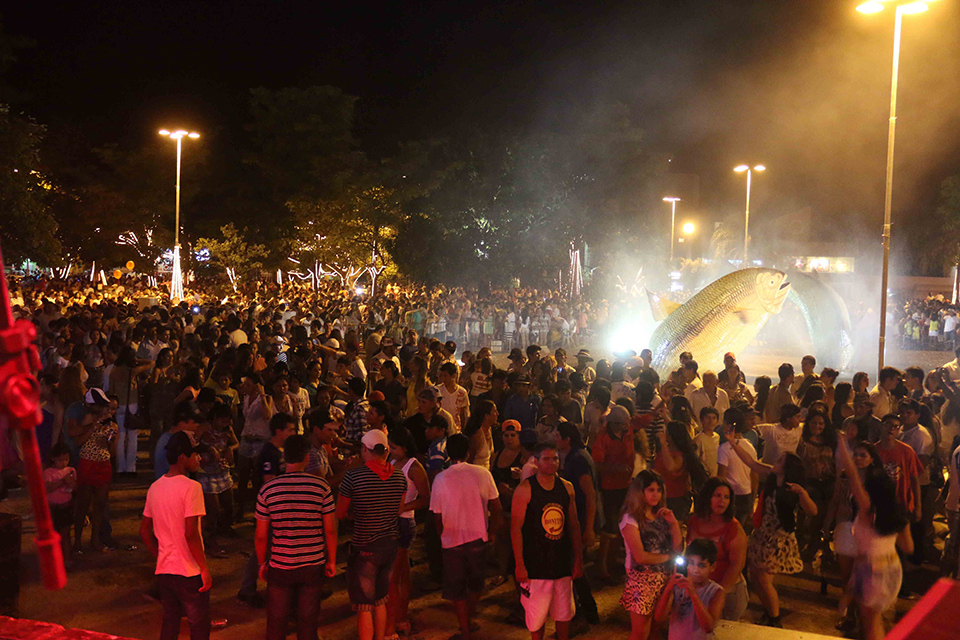 Réveillon da Prefeitura Municipal atrai 15 mil pessoas a Praça da Liberdade Réveillon da Prefeitura Municipal atrai 15 mil pessoas a Praça da Liberdade