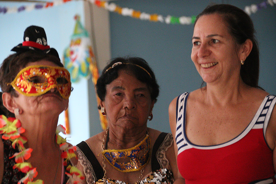 SAS realiza baile de Carnaval para idosos do município