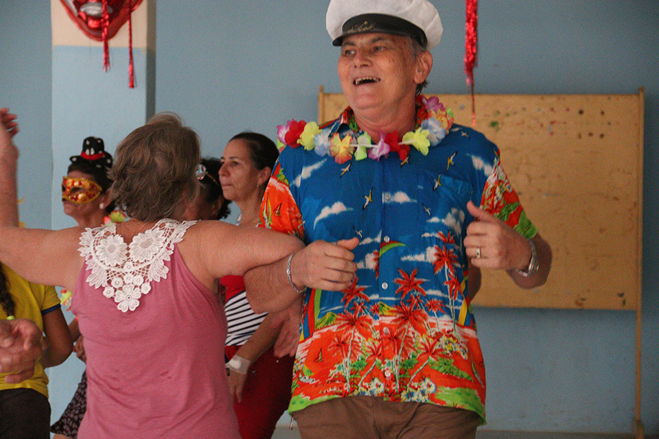 SAS realiza baile de Carnaval para idosos do município