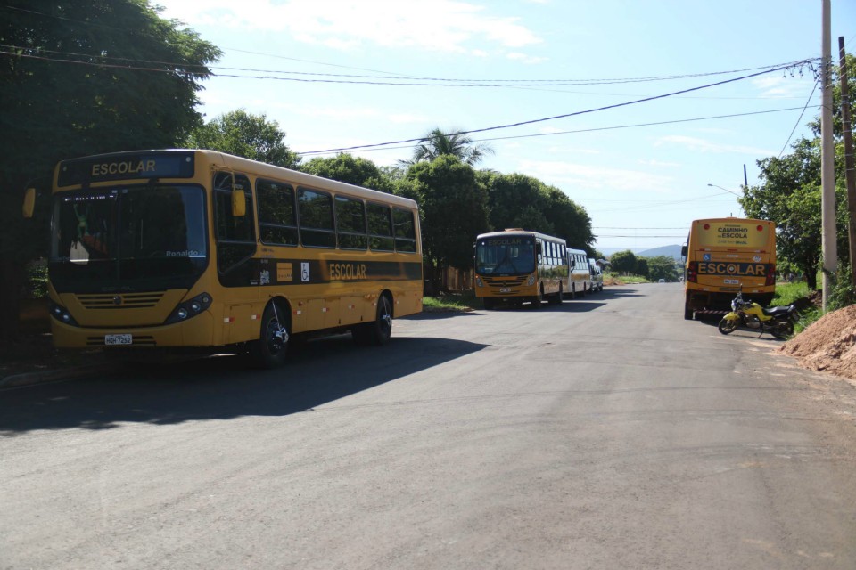 Veículos do transporte escolar do município passam por vistoria no Detran