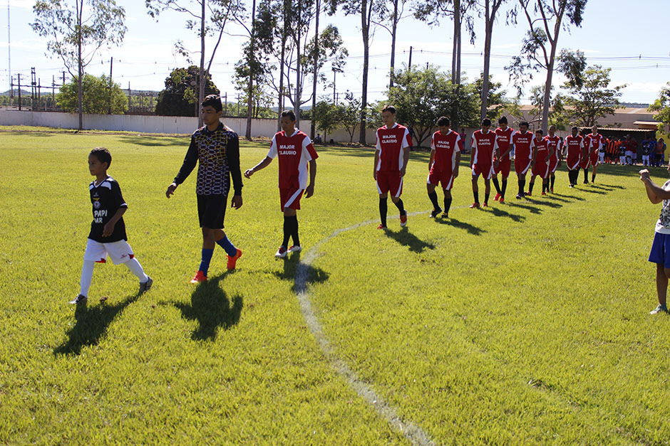 Abertura do Campeonato Bonitense de Futebol atrai 300 espectadores