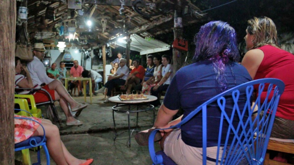 Roda de Conversa tem primeira edição em rancho charmoso no centro do município