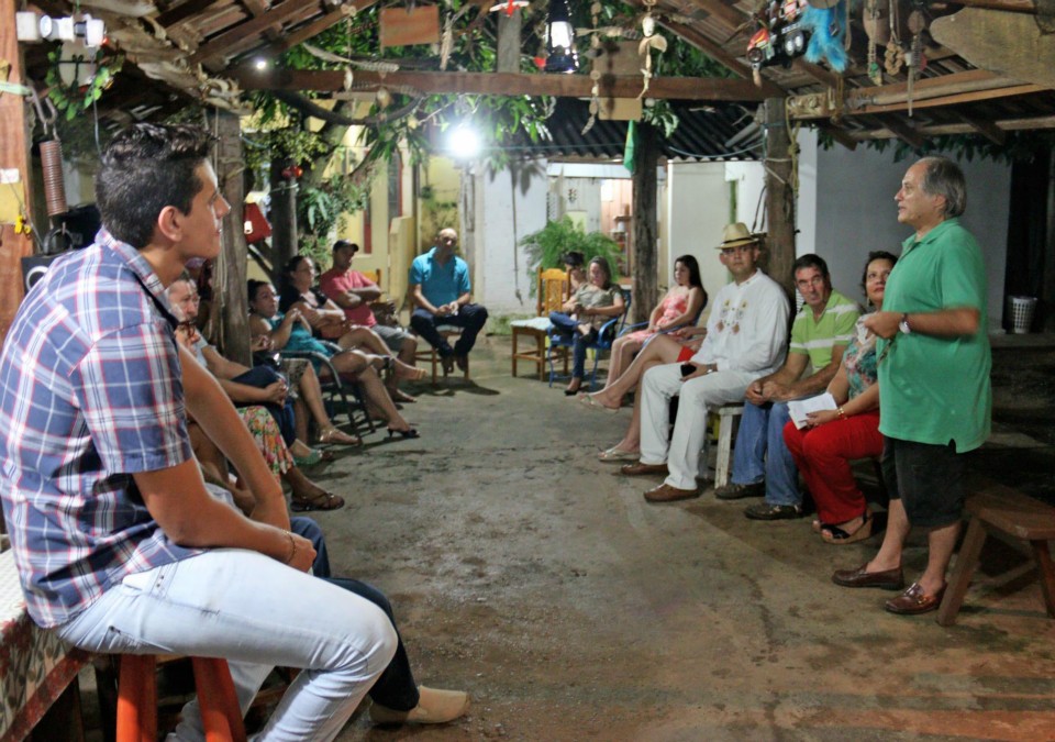 Roda de Conversa tem primeira edição em rancho charmoso no centro do município