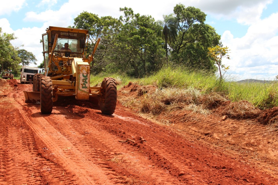 Obras em estrada da Gruta do Lago Azul beneficiam economia de Bonito