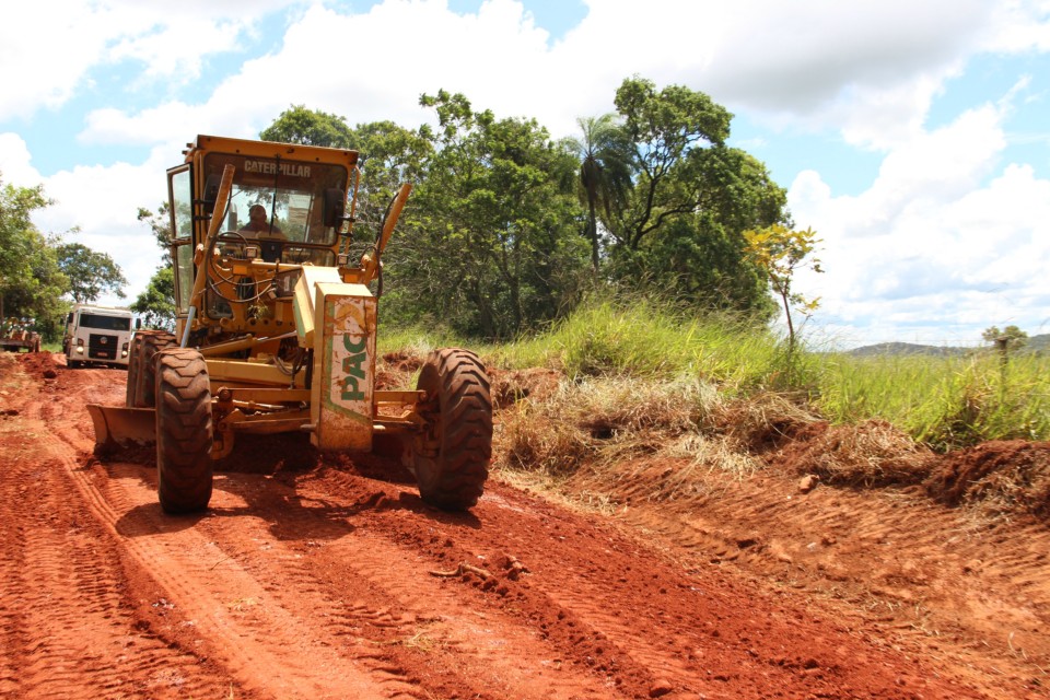 Obras em estrada da Gruta do Lago Azul beneficiam economia de Bonito