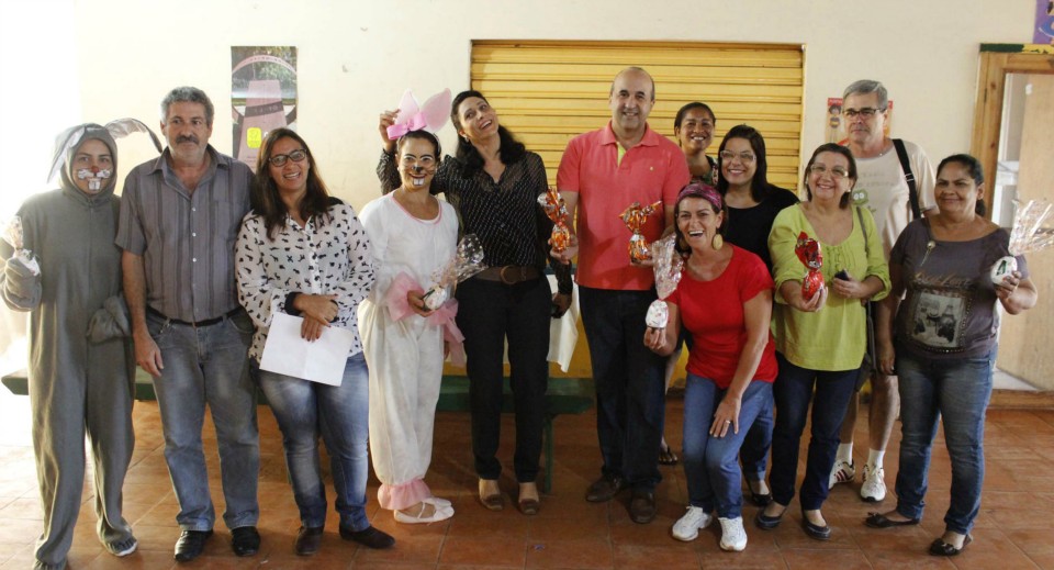Crianças da rede municipal de ensino recebem ovos de páscoa