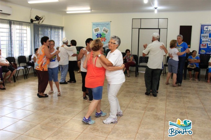 Baile da Melhor Idade é Sucesso Total em Bonito