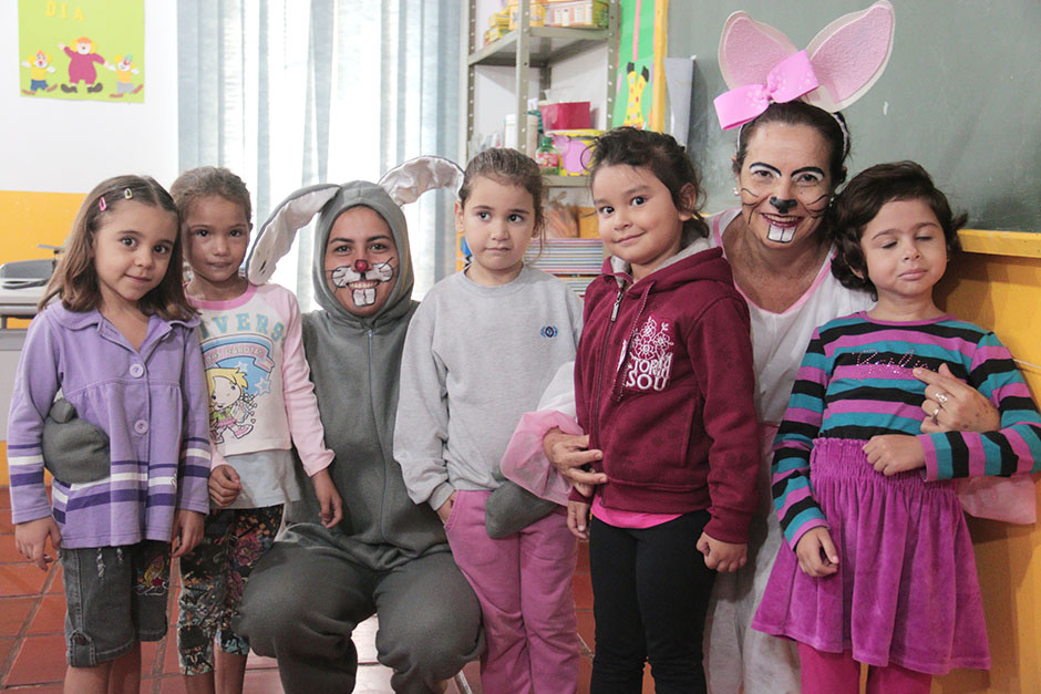 Confira as fotos da Entrega dos Ovos de Páscoa na Rede Municipal de Ensino