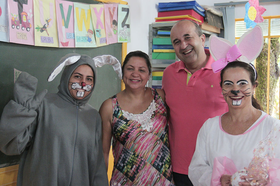 Confira as fotos da Entrega dos Ovos de Páscoa na Rede Municipal de Ensino