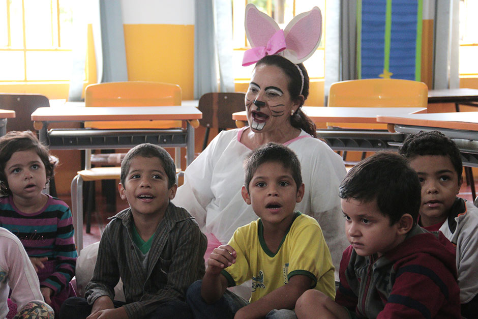 Confira as fotos da Entrega dos Ovos de Páscoa na Rede Municipal de Ensino