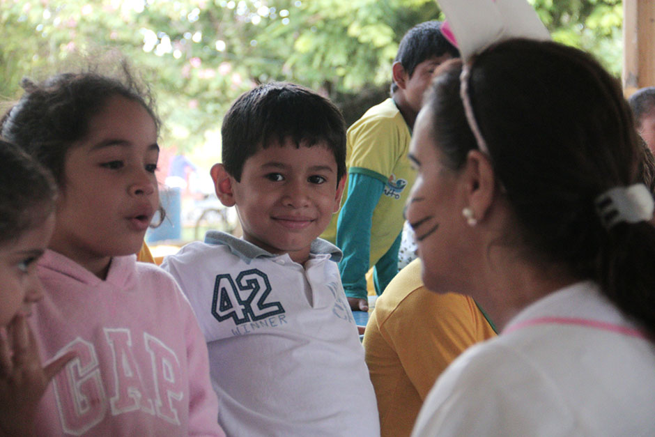 Confira as fotos da Entrega dos Ovos de Páscoa na Rede Municipal de Ensino