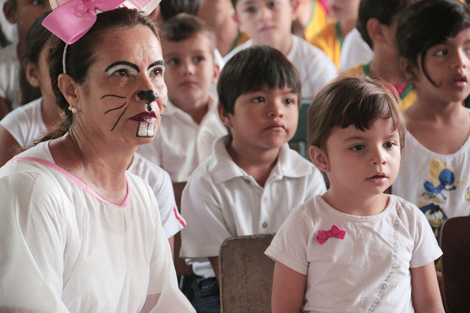 Confira as fotos da Entrega dos Ovos de Páscoa na Rede Municipal de Ensino