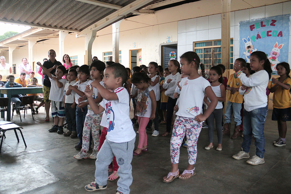Confira as fotos da Entrega dos Ovos de Páscoa na Rede Municipal de Ensino