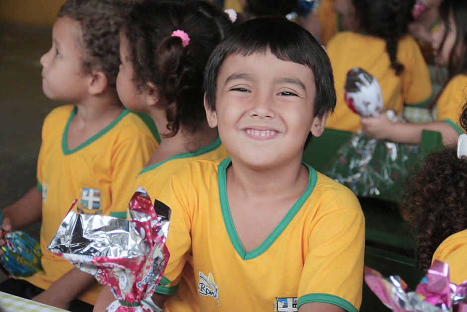 Confira as fotos da Entrega dos Ovos de Páscoa na Rede Municipal de Ensino