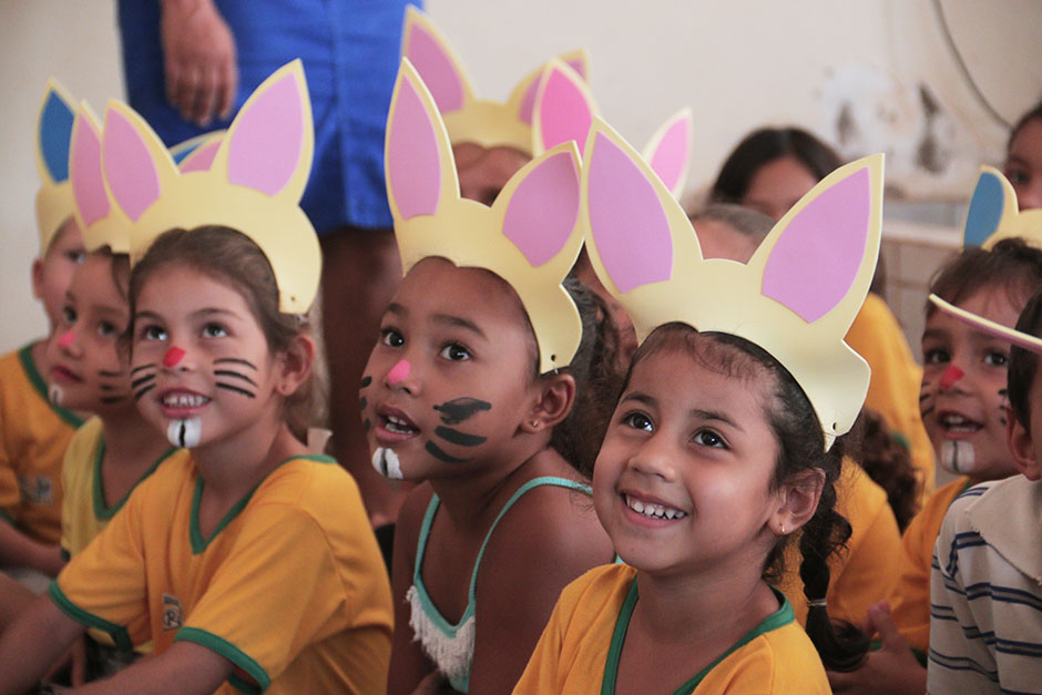 Confira as fotos da Entrega dos Ovos de Páscoa na Rede Municipal de Ensino