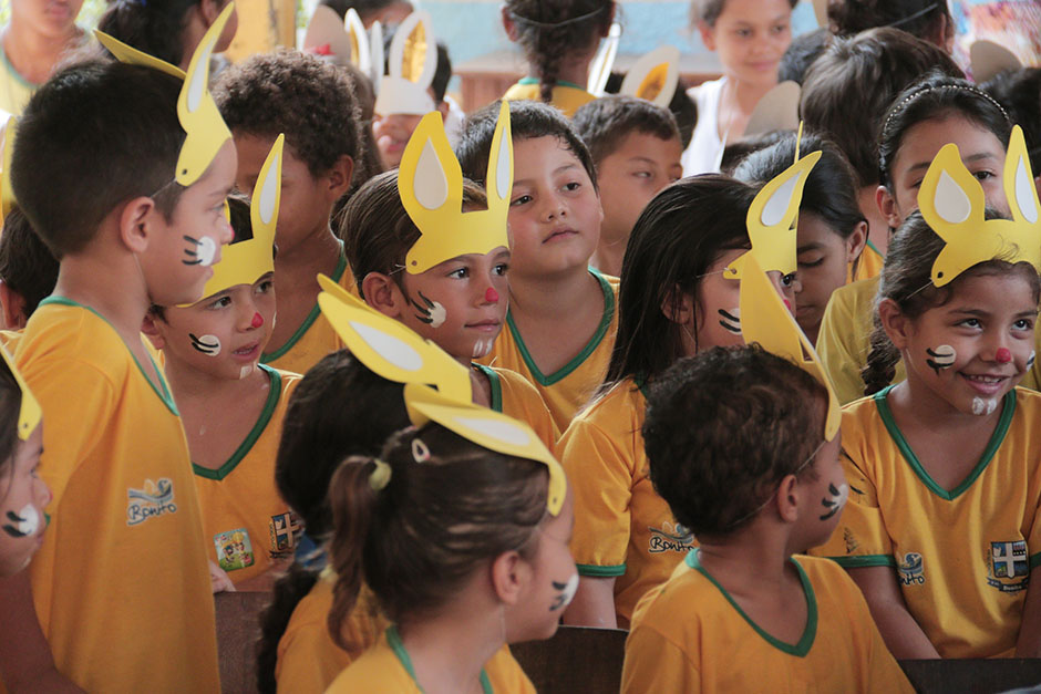 Confira as fotos da Entrega dos Ovos de Páscoa na Rede Municipal de Ensino