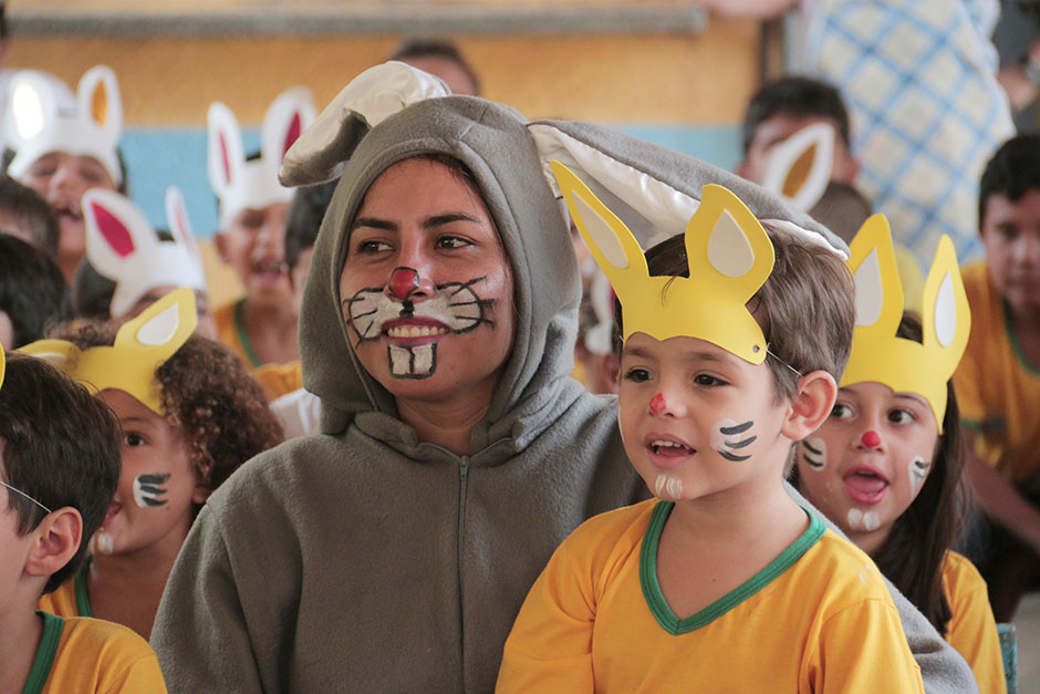 Confira as fotos da Entrega dos Ovos de Páscoa na Rede Municipal de Ensino