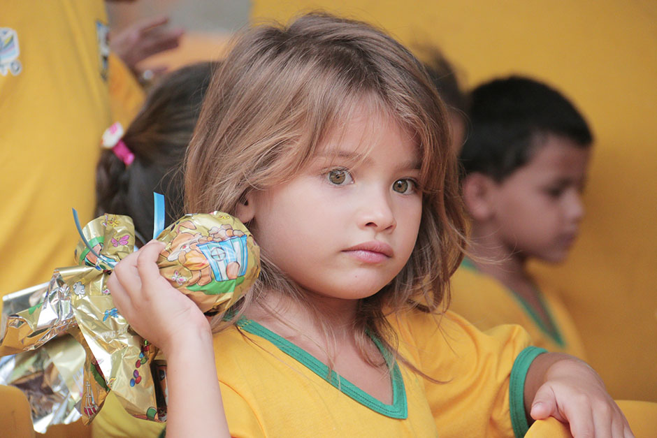 Confira as fotos da Entrega dos Ovos de Páscoa na Rede Municipal de Ensino