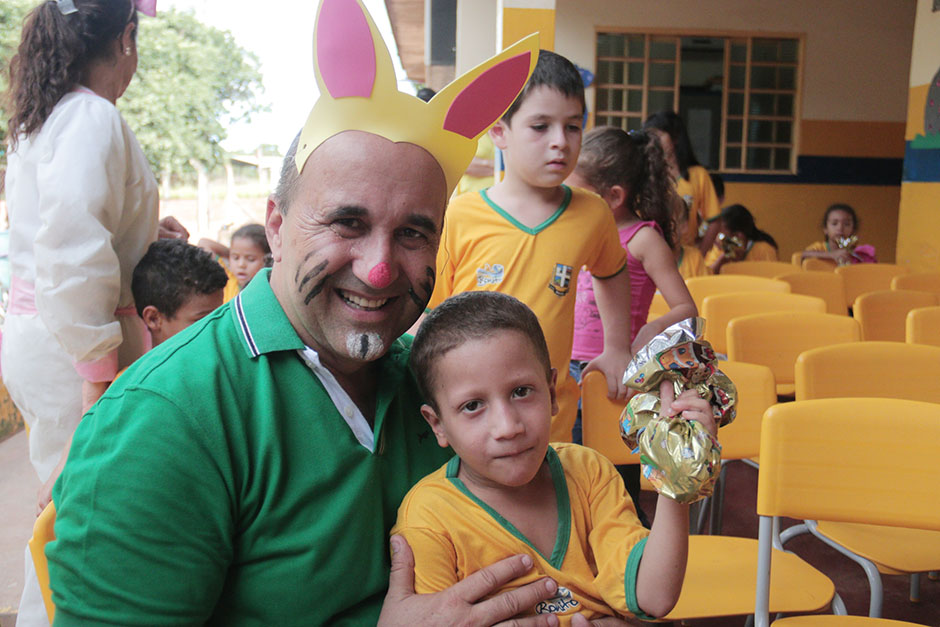 Confira as fotos da Entrega dos Ovos de Páscoa na Rede Municipal de Ensino