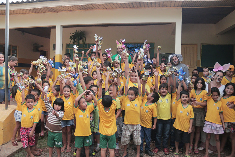 Confira as fotos da Entrega dos Ovos de Páscoa na Rede Municipal de Ensino