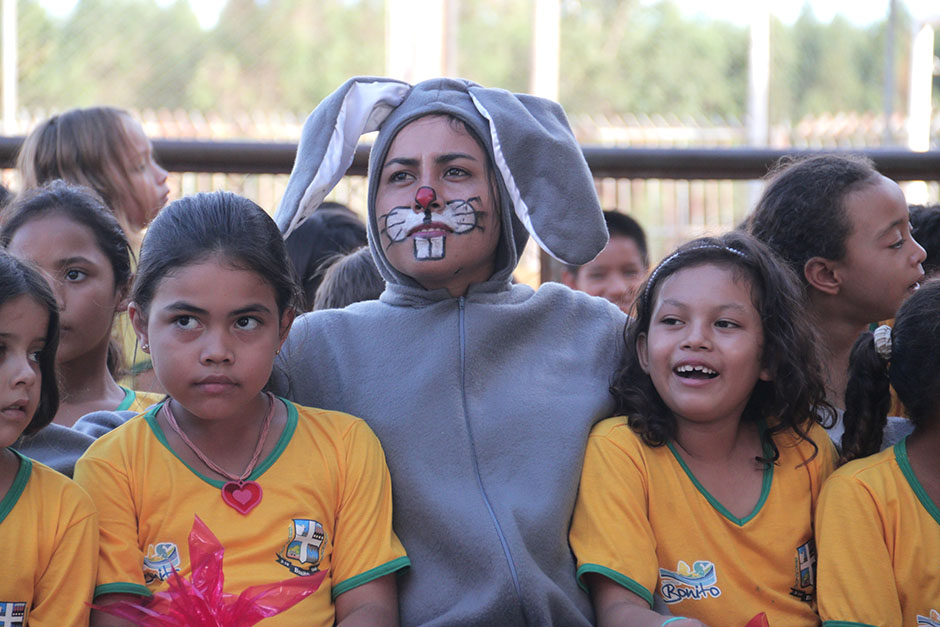 Confira as fotos da Entrega dos Ovos de Páscoa na Rede Municipal de Ensino