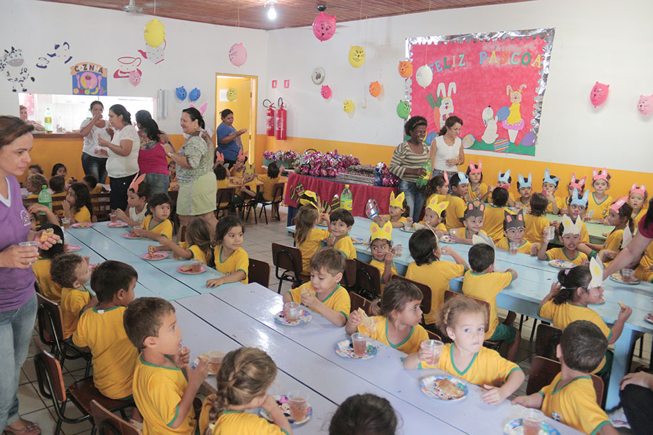 Confira as fotos da Entrega dos Ovos de Páscoa na Rede Municipal de Ensino