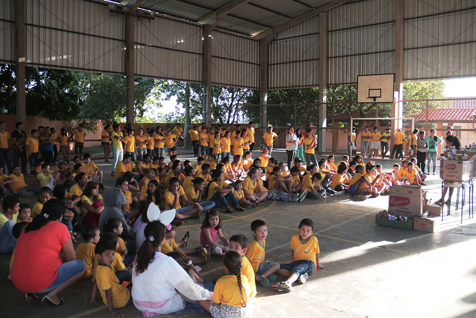 Confira as fotos da Entrega dos Ovos de Páscoa na Rede Municipal de Ensino
