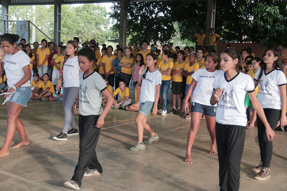 Confira as fotos da Entrega dos Ovos de Páscoa na Rede Municipal de Ensino