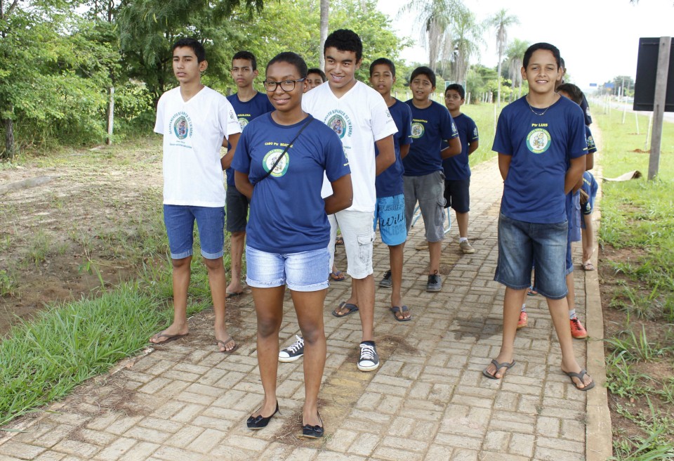 Secretaria de Meio Ambiente realiza o plantio de 84 mudas de árvores em rodovia de Bonito