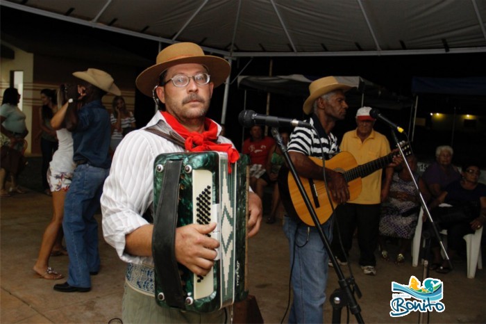 Feira do Produtor em Bonito reúne centenas de pessoas