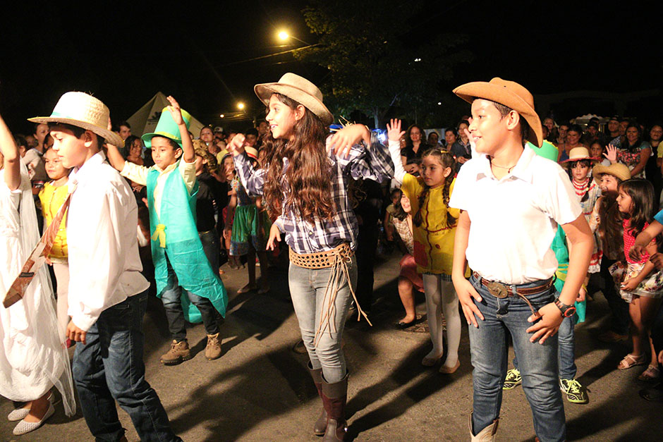 A 2ª noite do “Arraiá Sustentável da Capital do Ecoturismo” foi de muita alegria e animação.