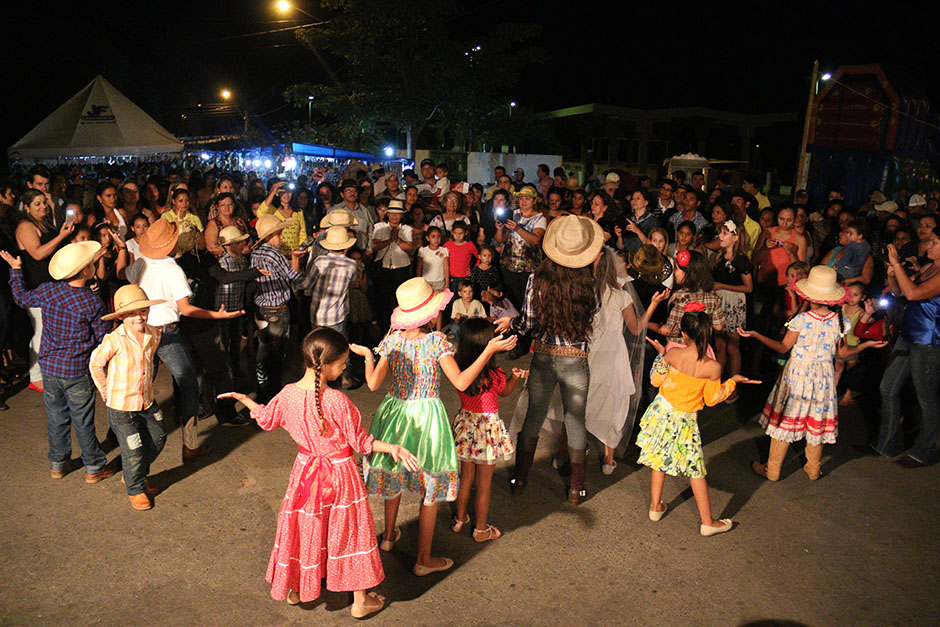 A 2ª noite do “Arraiá Sustentável da Capital do Ecoturismo” foi de muita alegria e animação.