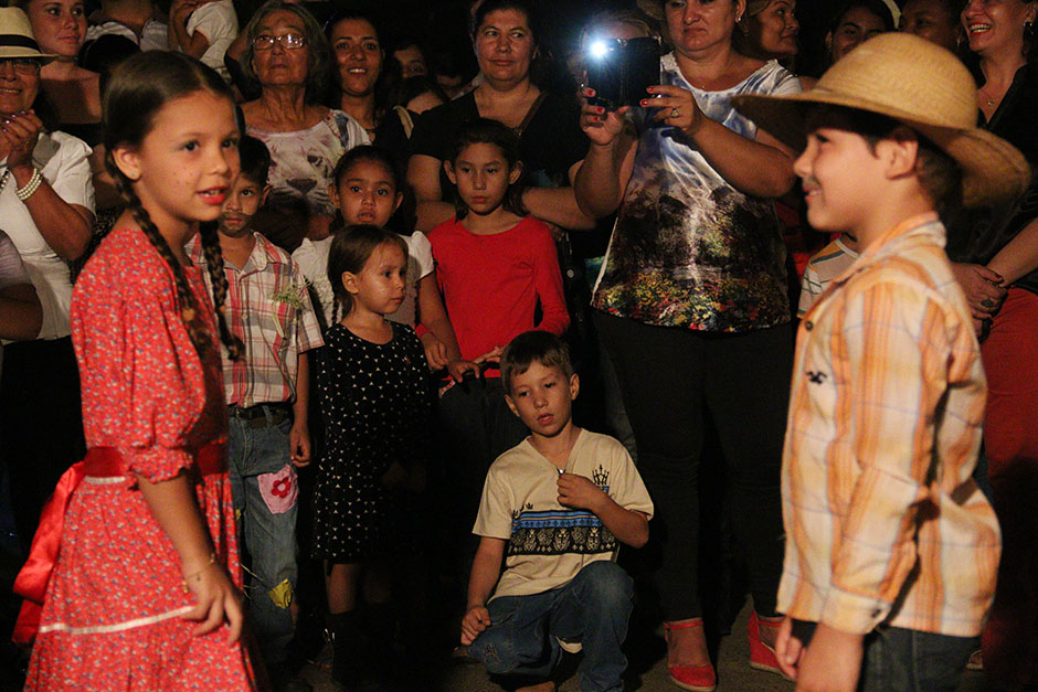 A 2ª noite do “Arraiá Sustentável da Capital do Ecoturismo” foi de muita alegria e animação.