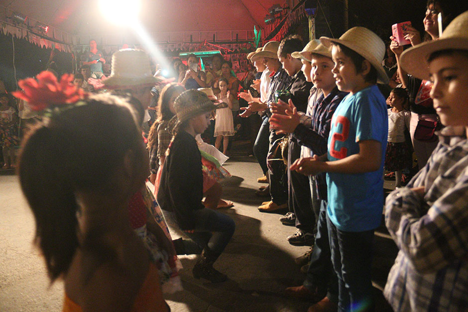 A 2ª noite do “Arraiá Sustentável da Capital do Ecoturismo” foi de muita alegria e animação.