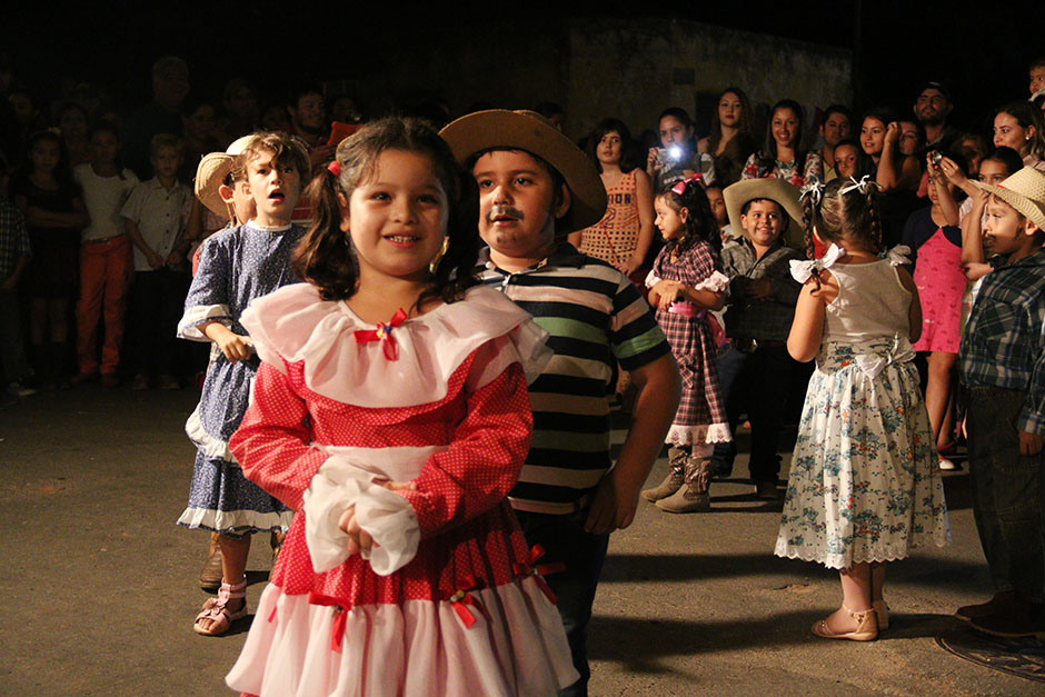 A 2ª noite do “Arraiá Sustentável da Capital do Ecoturismo” foi de muita alegria e animação.