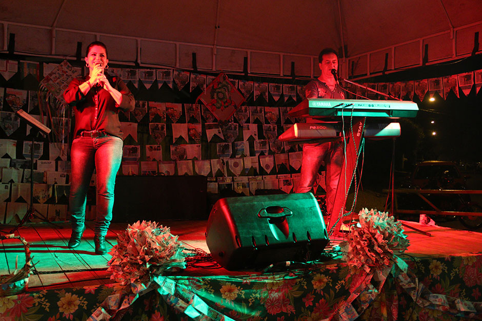 A 2ª noite do “Arraiá Sustentável da Capital do Ecoturismo” foi de muita alegria e animação.