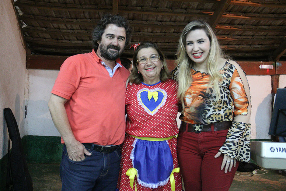 Secretaria Municipal de Assistência Social Realizou Arraiá do Grupo Conviver Idosos