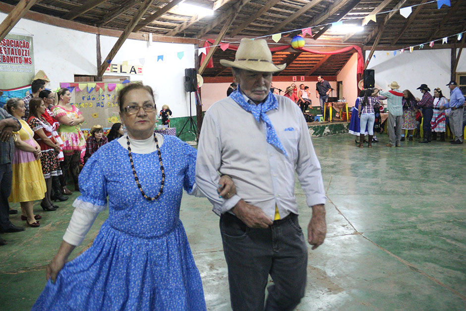 Secretaria Municipal de Assistência Social Realizou Arraiá do Grupo Conviver Idosos