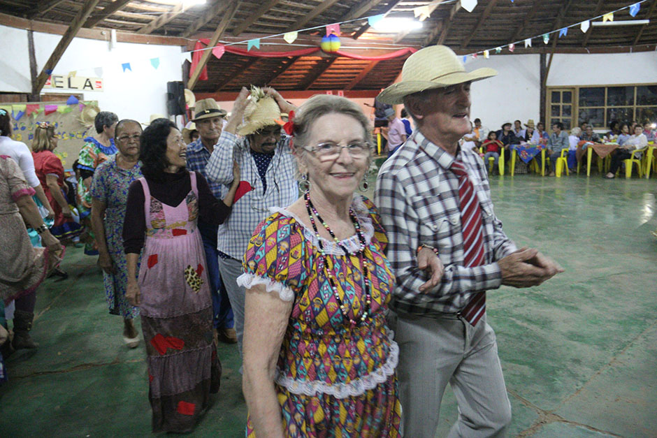 Secretaria Municipal de Assistência Social Realizou Arraiá do Grupo Conviver Idosos