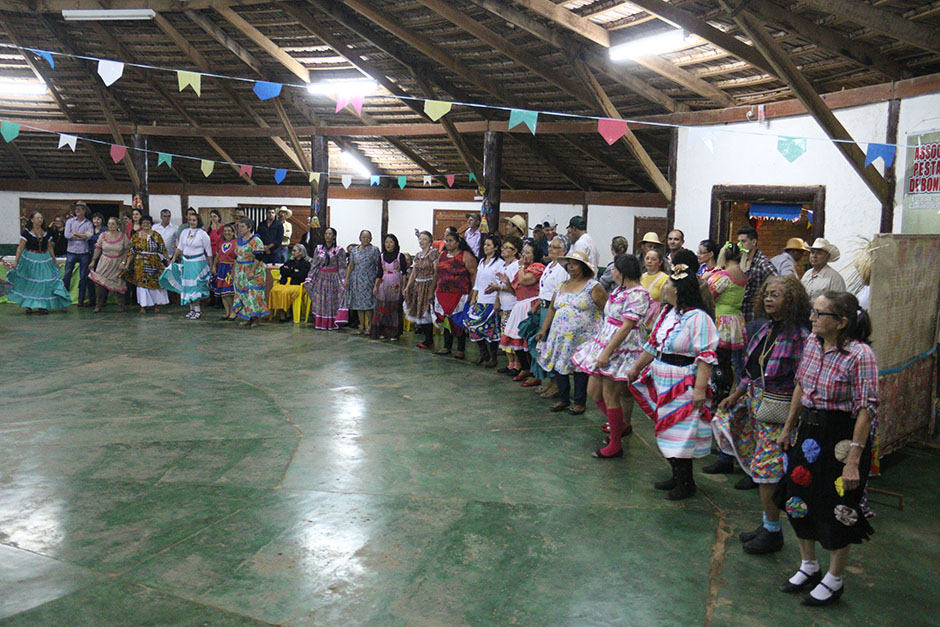 Secretaria Municipal de Assistência Social Realizou Arraiá do Grupo Conviver Idosos