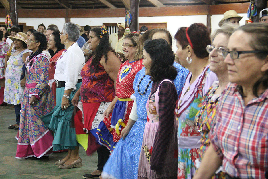 Secretaria Municipal de Assistência Social Realizou Arraiá do Grupo Conviver Idosos