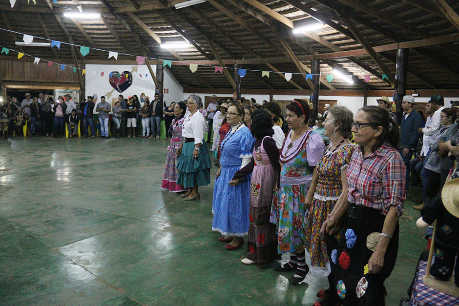 Secretaria Municipal de Assistência Social Realizou Arraiá do Grupo Conviver Idosos