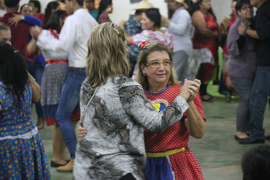 Secretaria Municipal de Assistência Social Realizou Arraiá do Grupo Conviver Idosos