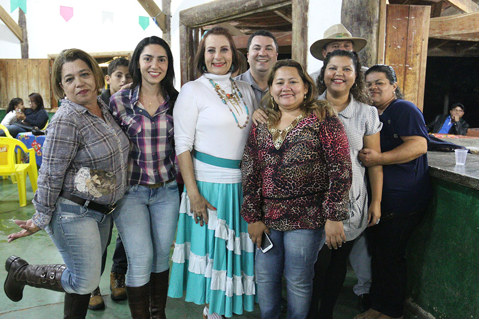 Secretaria Municipal de Assistência Social Realizou Arraiá do Grupo Conviver Idosos