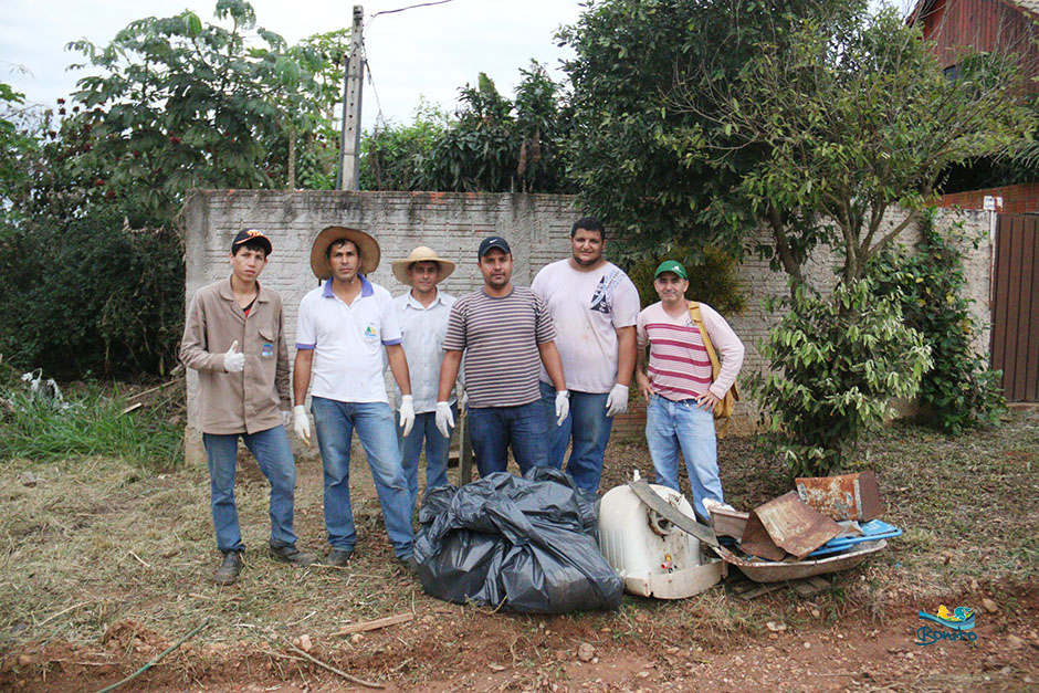 Prefeitura Inicia Ação de Limpeza em Bairros da Cidade
