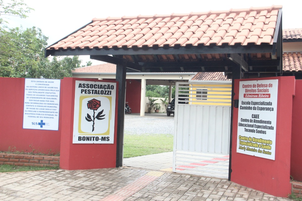 SEMA distribui frutas produzidas no Viveiro de Mudas Nativas de Bonito