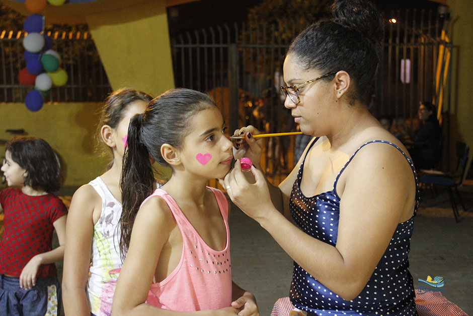 Escola Municipal Izaura Pinto Guimarães Realiza Festas em Homenagem aos Pais