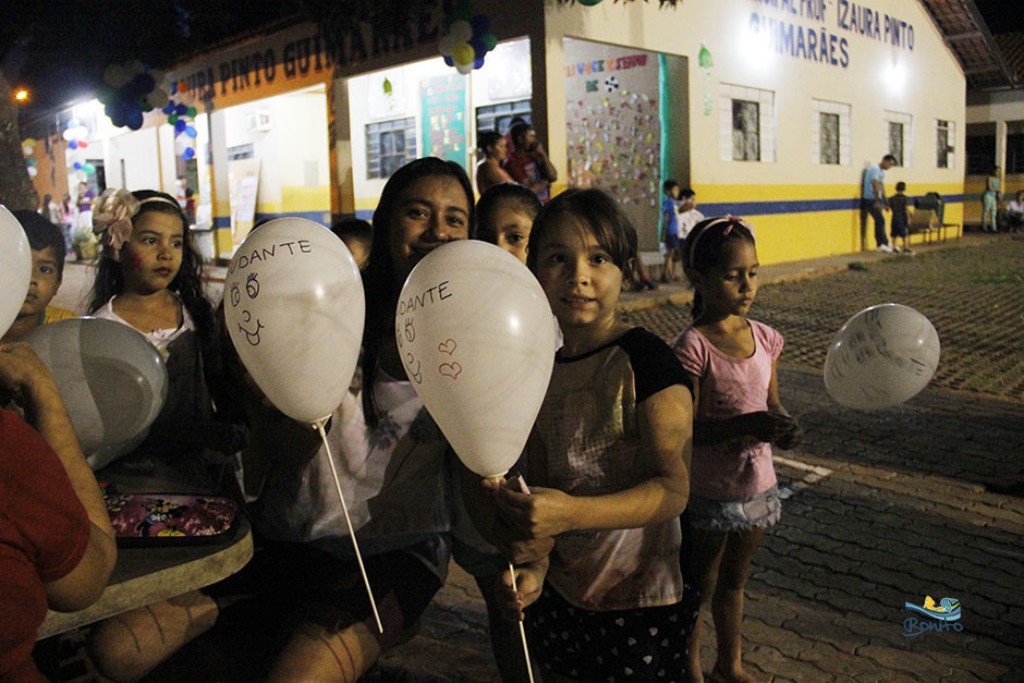 Escola Municipal Izaura Pinto Guimarães Realiza Festas em Homenagem aos Pais