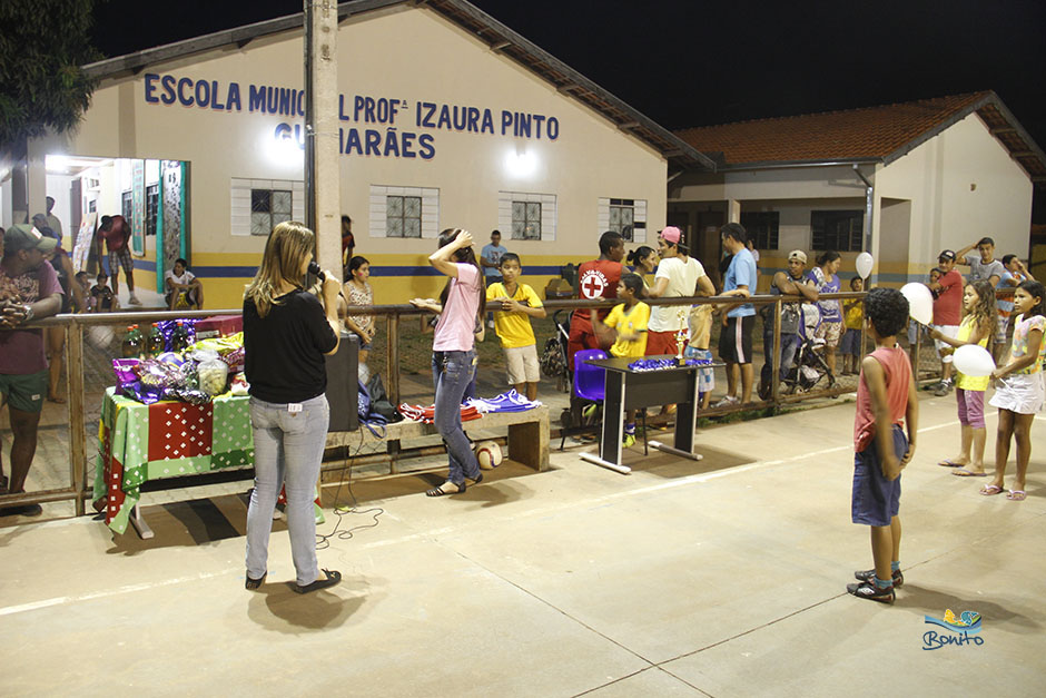 Escola Municipal Izaura Pinto Guimarães Realiza Festas em Homenagem aos Pais